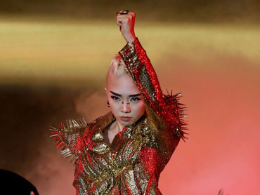 Toc Tien xin loi Tran Lap vi su dung ca khuc khong xin phep hinh anh