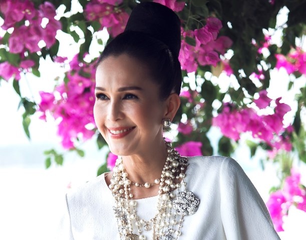 Diem My tre trung voi trang phuc Do Manh Cuong hinh anh