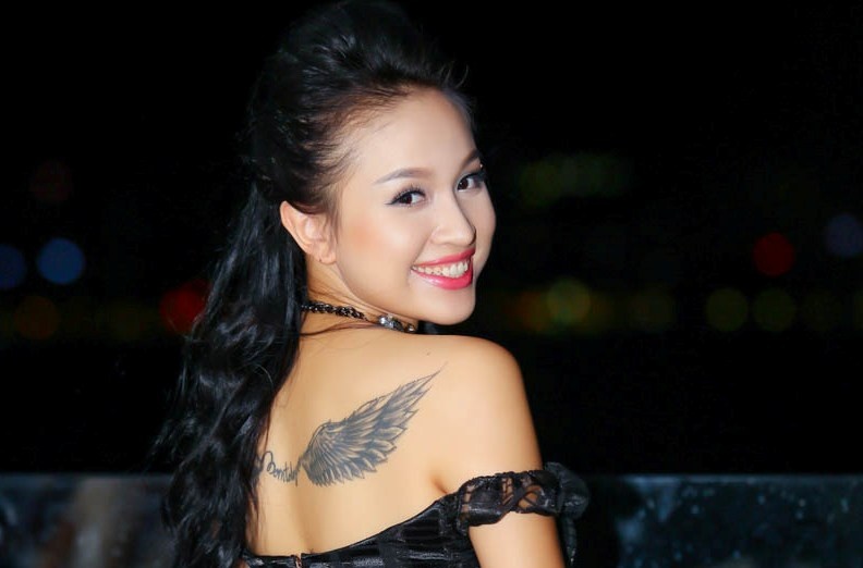 Van Hugo tao bao khoe hinh xam hinh anh