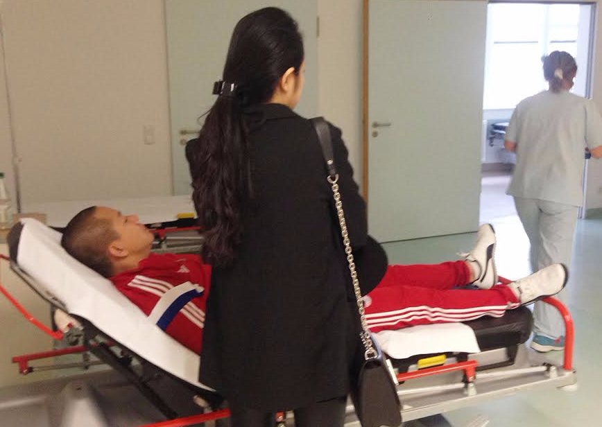 Tuan Hung nhap vien o Duc vi kiet suc hinh anh