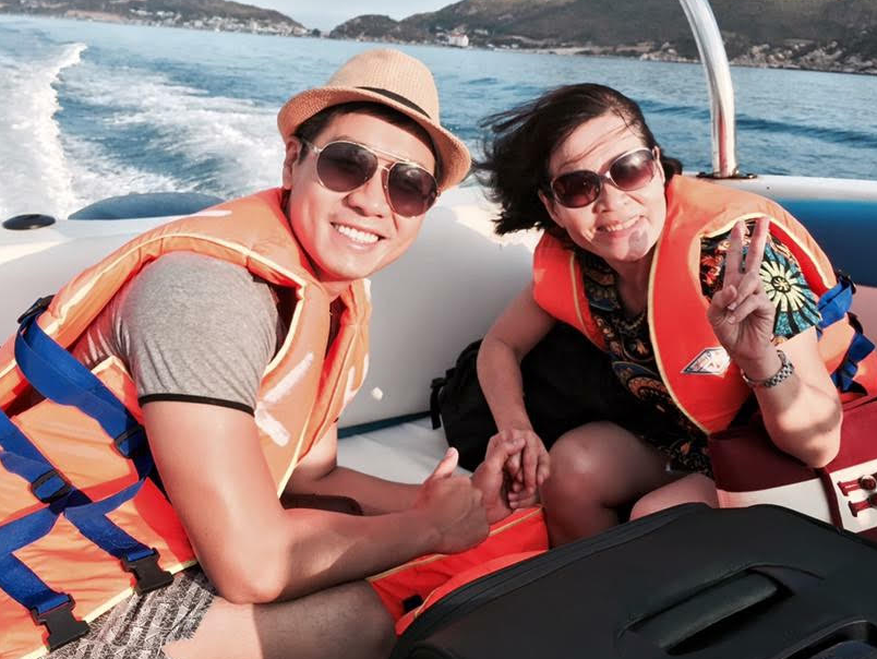 MC Nguyen Khang lan dau chia se hinh anh ve me hinh anh