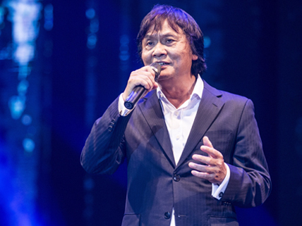 Thuyen va Bien - Quang Ly hinh anh