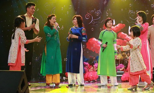 Ba ngon nen lung linh hinh anh