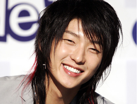 Nhung sao nam 'dep nhu hoa' cua showbiz Han hinh anh