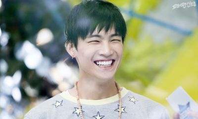 Top than tuong Han so huu doi mat duong chi hut hon hinh anh