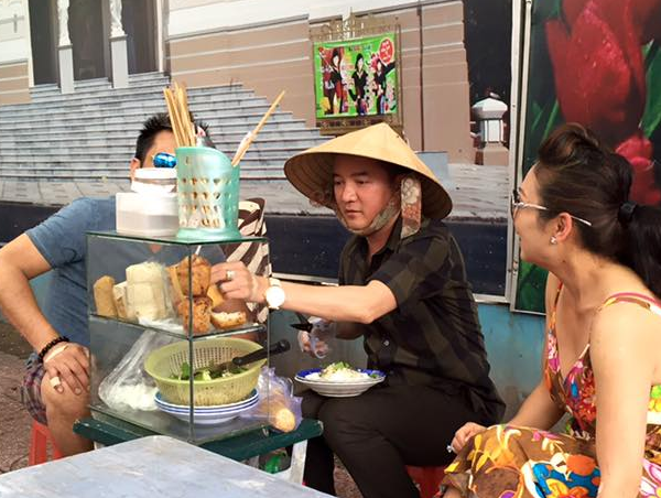 Hinh anh doi lap thu vi cua Dam Vinh Hung hinh anh