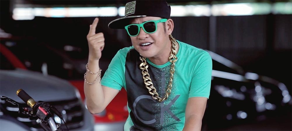 Tan Beo khoe tai doc rap trong MV 'Hy sinh doi trai' hinh anh