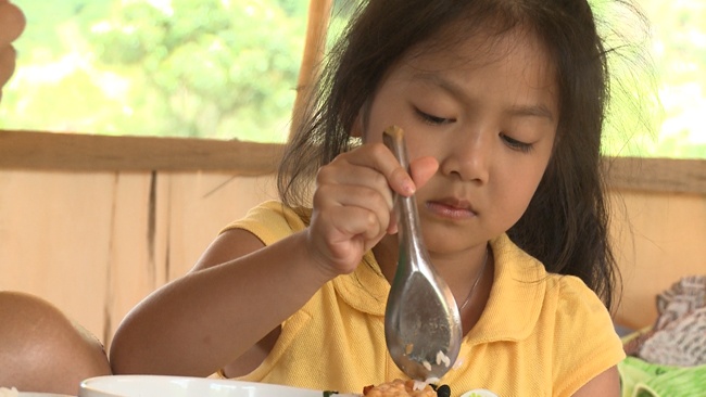 Dien vien Manh Truong bi con gai che luoi bieng hinh anh