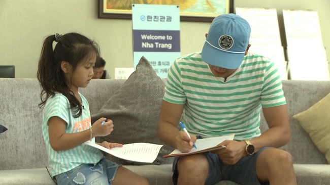 Cac cap bo con lam ho so xin viec hinh anh