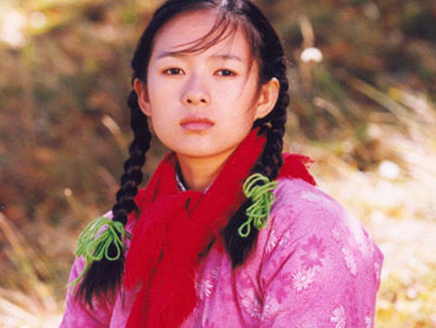 Duong tinh lan dan cua my nhan trong phim Truong Nghe Muu hinh anh