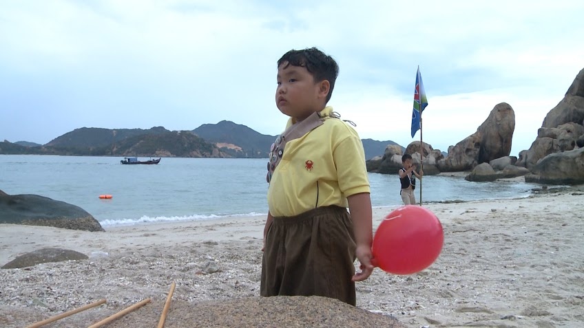 Bi khoe giong voi ca khuc Zinba hinh anh