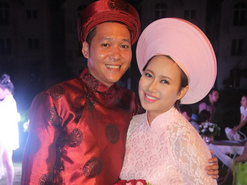 Khanh Linh lan dau trai long ve hai cuoc hon nhan hinh anh