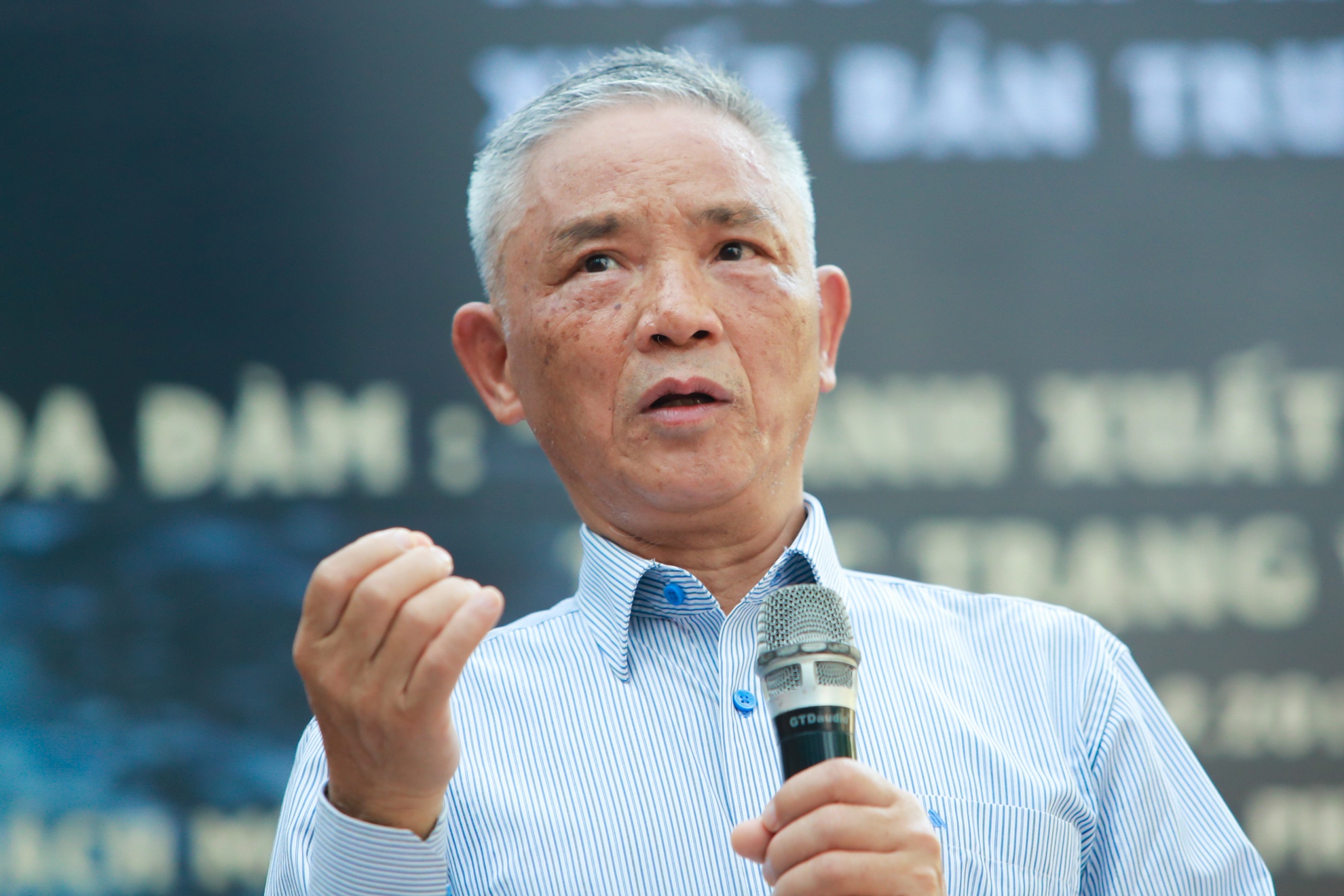 vương trí nhàn bắt bệnh nền xuất bản ảnh 1 vuong tri nhan bat benh nen xuat ban anh 1