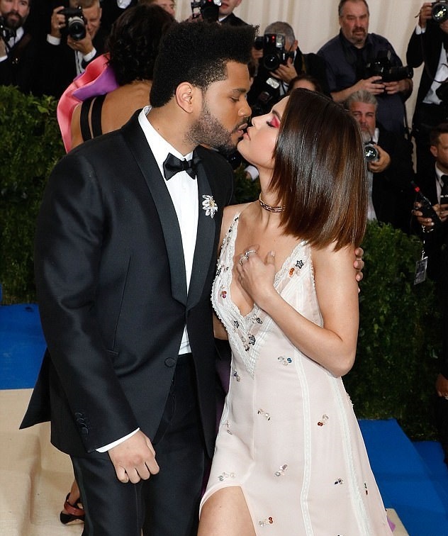 Selena Gomez chia tay The Weeknd vì Justin Bieber ảnh 4 Selena Gomez chia tay The Weeknd vi Justin Bieber anh 4