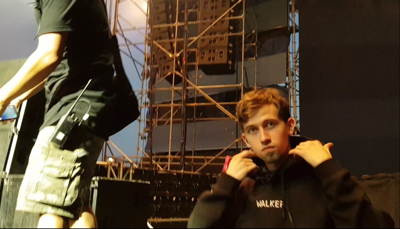 Can canh khuon mat cua Alan Walker truoc luc len dien hinh anh