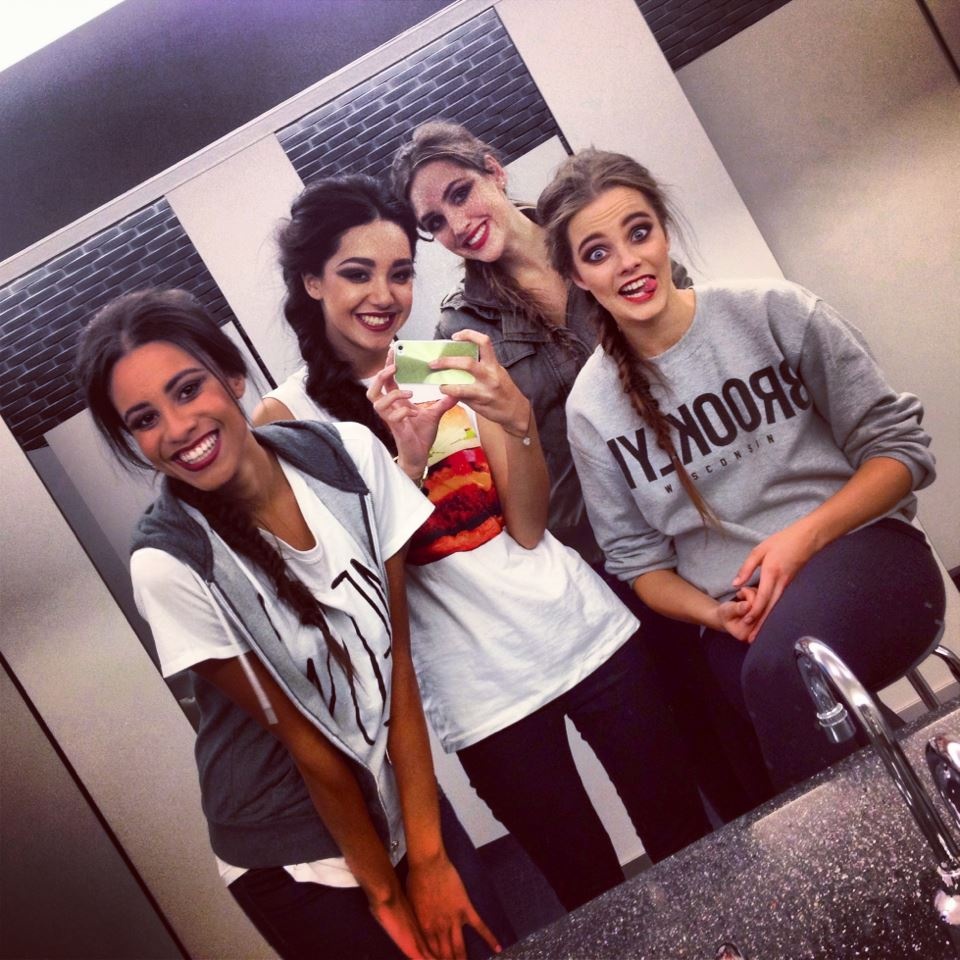 diana lai,  miss universe canada,  bong hong lai goc viet anh 17