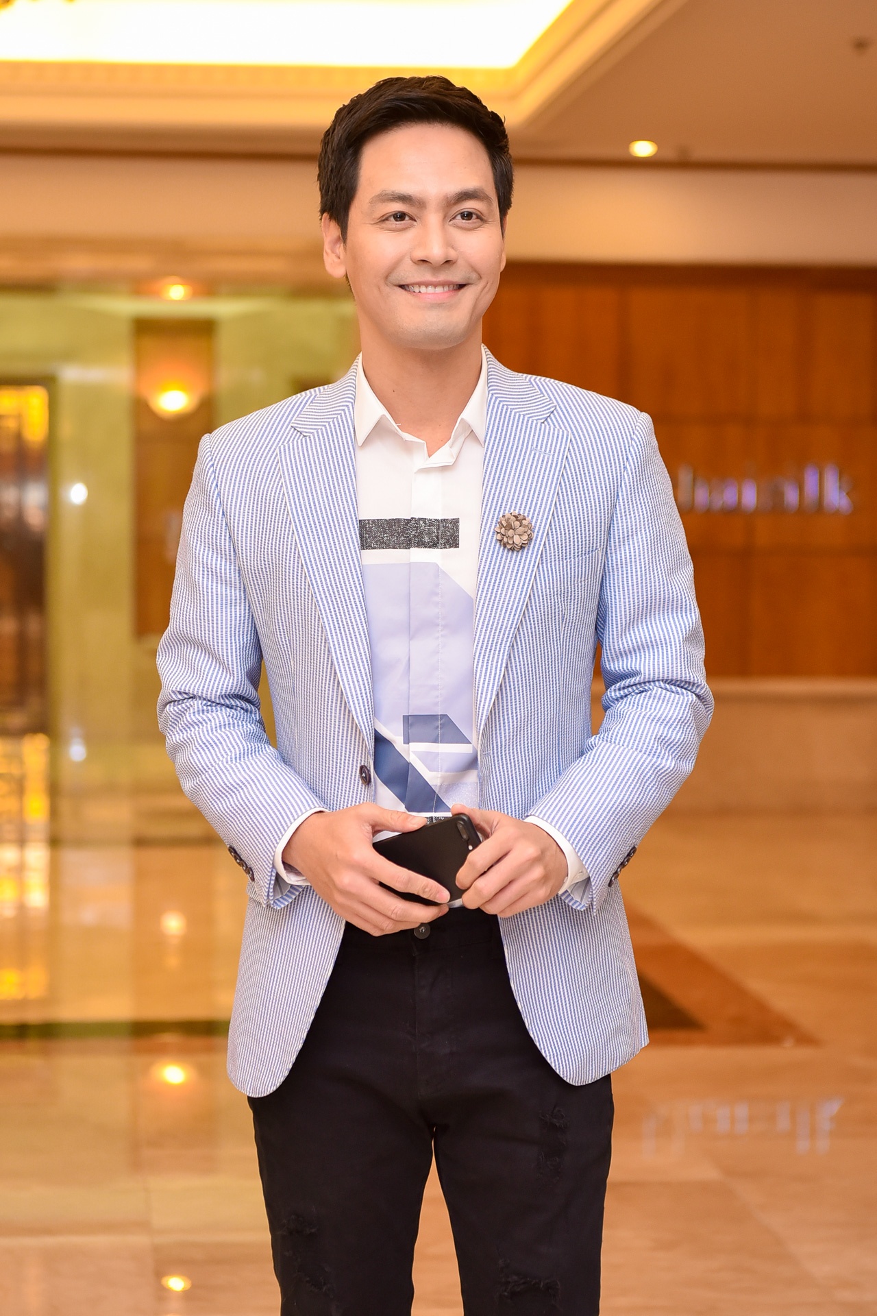 hoa hau hoan vu viet nam 2017,  pham huong,  di muon,  giam khao,  vo hoang yen anh 9