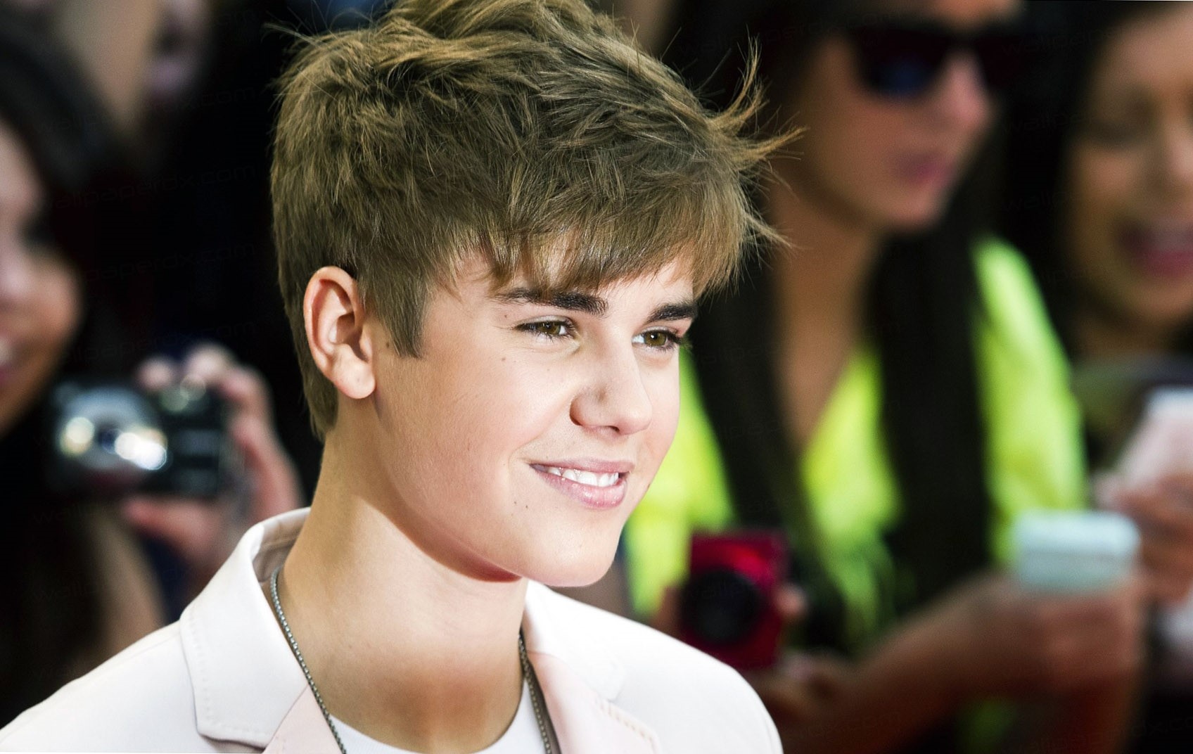 justin bieber ngay cang xau trai anh 2