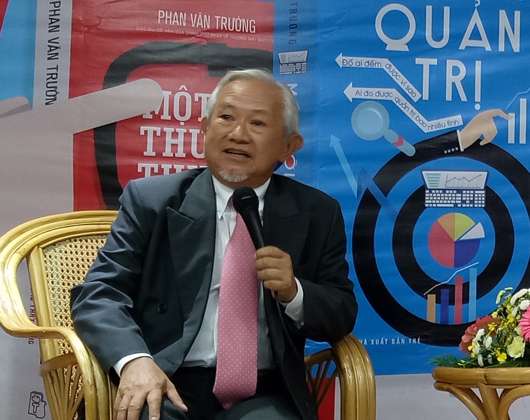 GS Phan Van Truong noi ve chuyen quan tri cua Tan Hiep Phat hinh anh