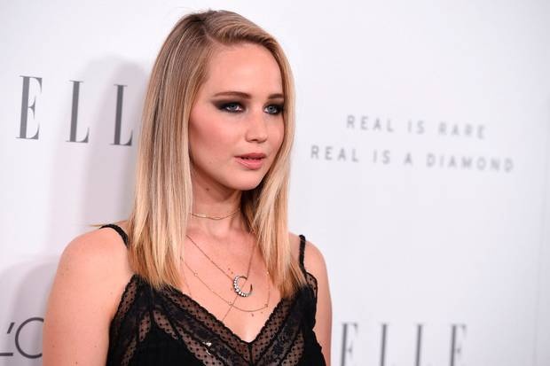 Jennifer Lawrence xinh dep tai su kien Elle Women in Hollywood 2017 hinh anh