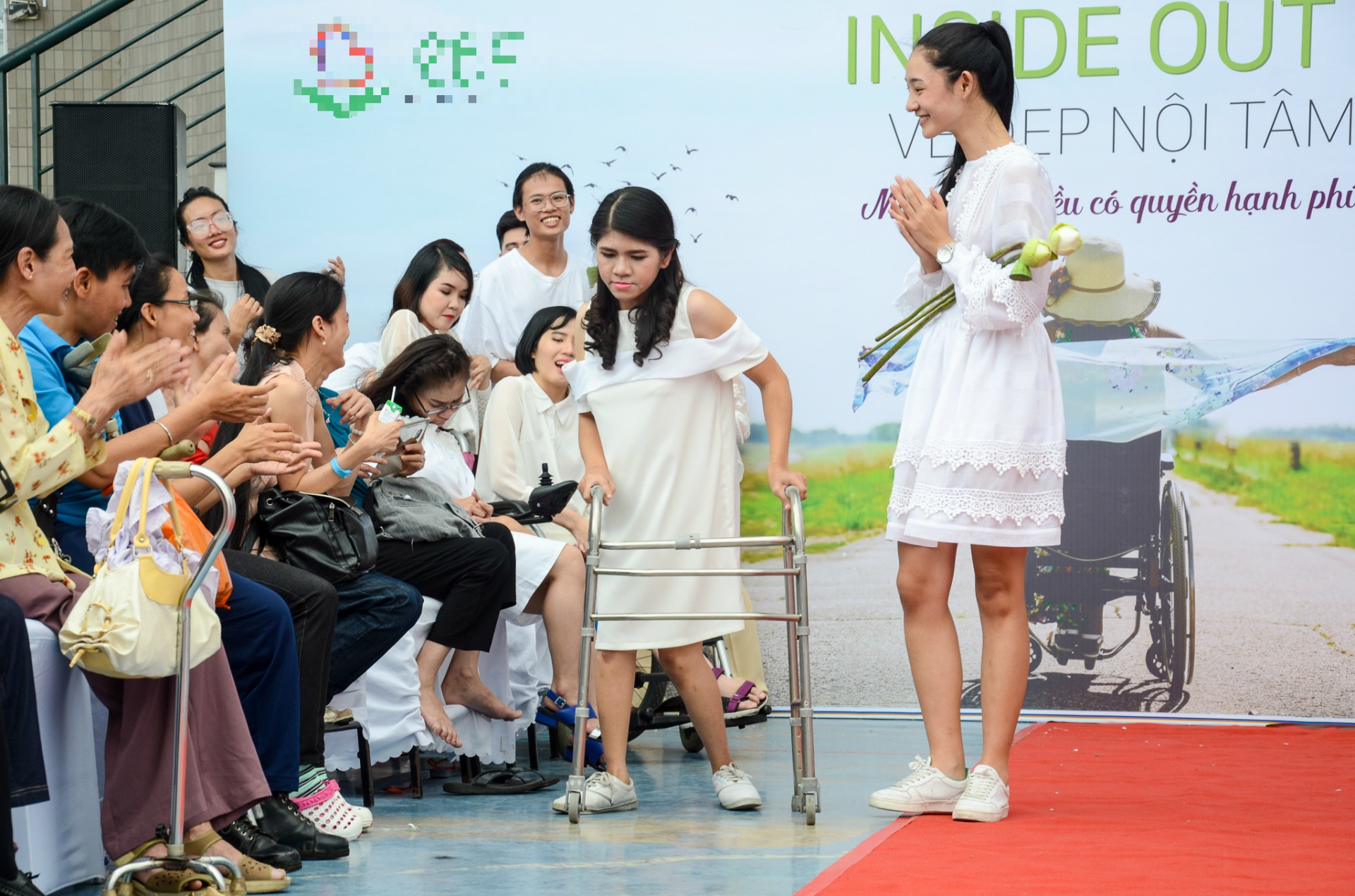 tra my next top catwalk cung mau khuyet tat anh 7