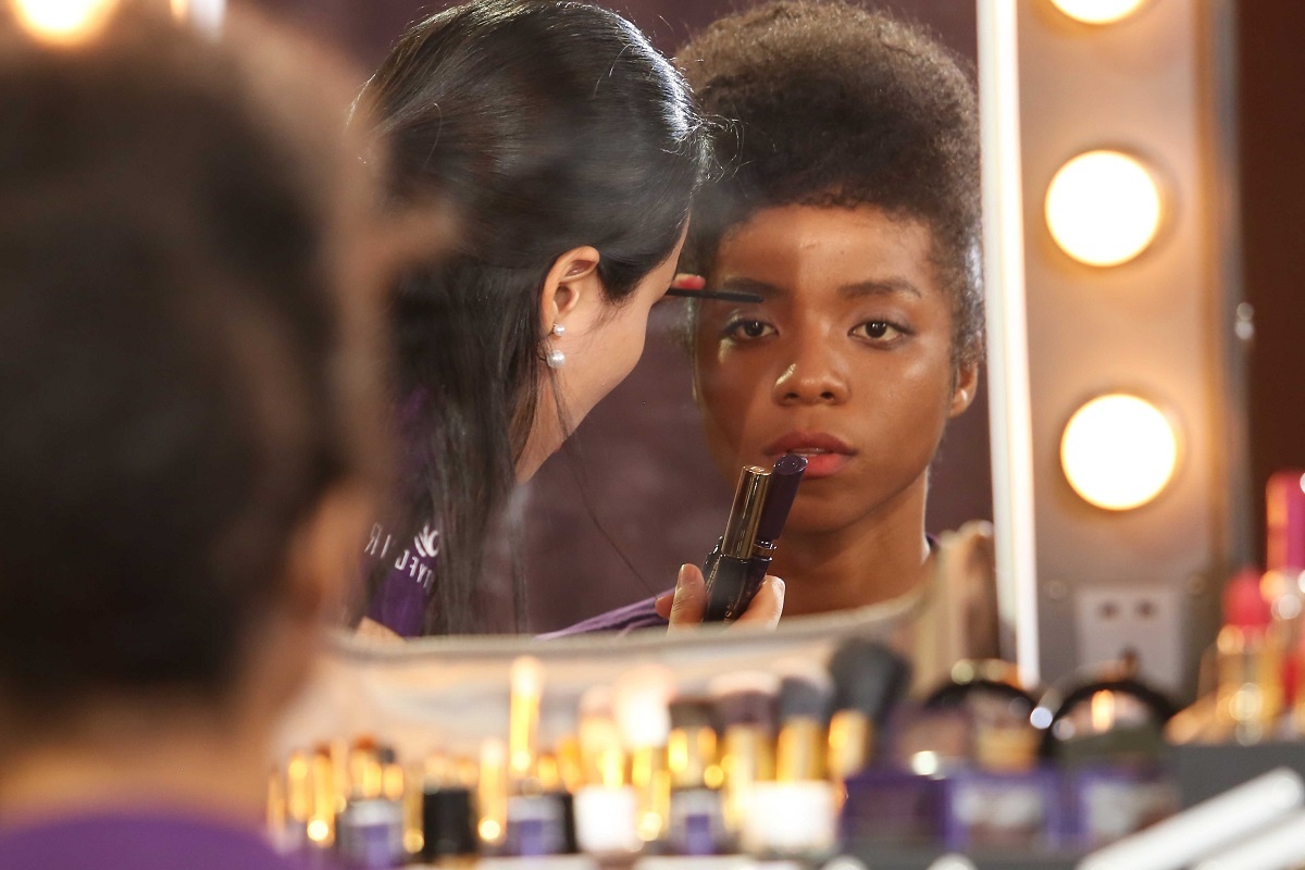 hoàng thùy mâu thủy tại hoa hâu hoàn vũ ảnh 2 hoang thuy mau thuy tai hoa hau hoan vu anh 2