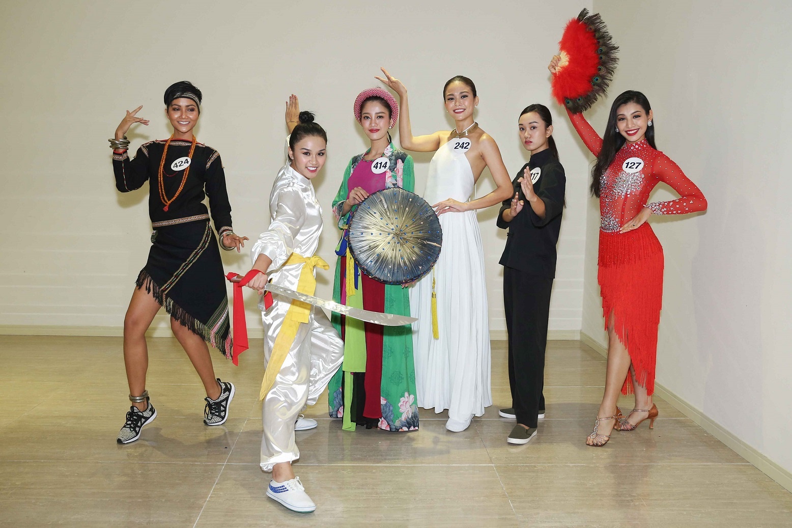 hoa hau hoan vu thi tai nang anh 1