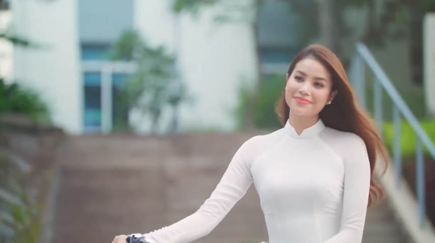 Pham Huong rang ro trong phim quang ba du lich Da Nang nhan APEC hinh anh