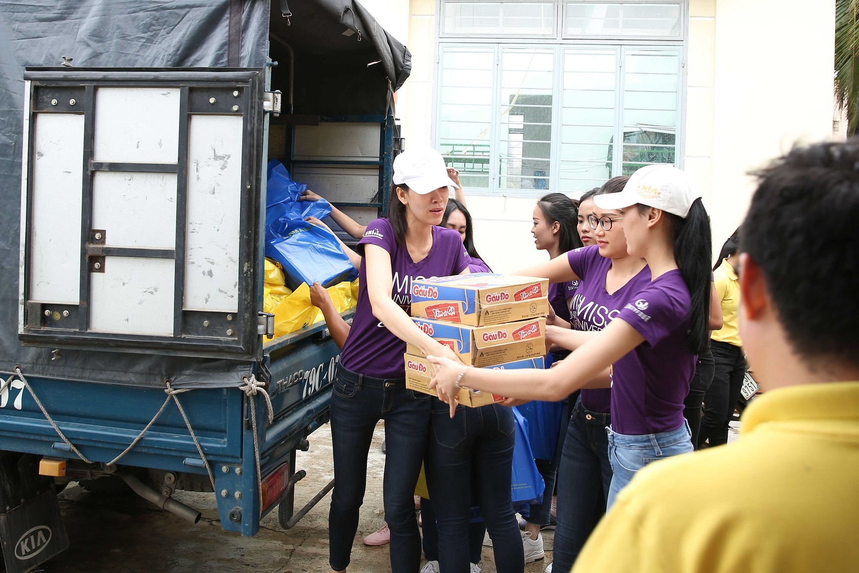 hoa hau hoan vu viet nam 2017 anh 1