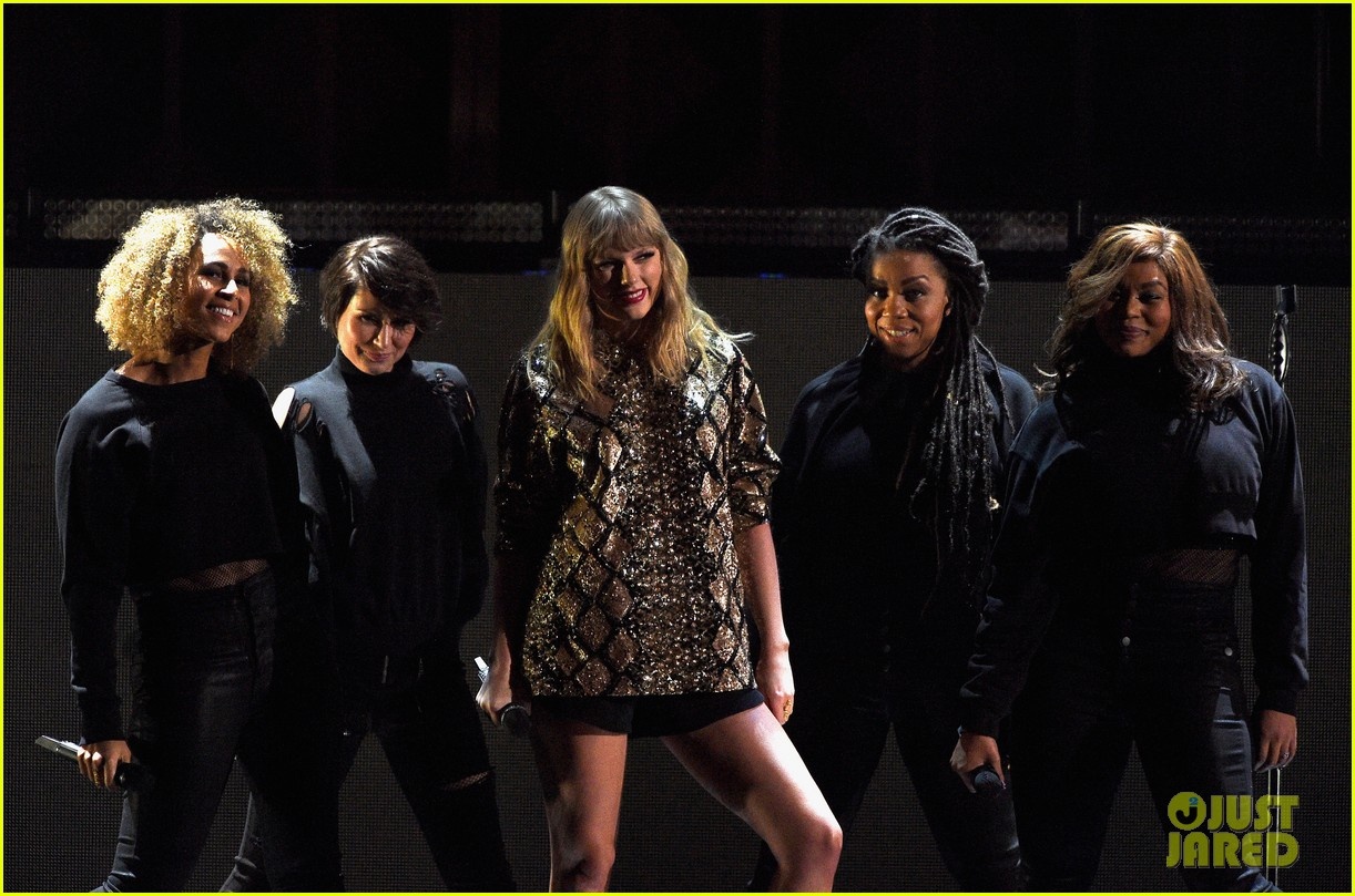 taylor swift song ca với ed sheeran ảnh 2 taylor swift song ca voi ed sheeran anh 2