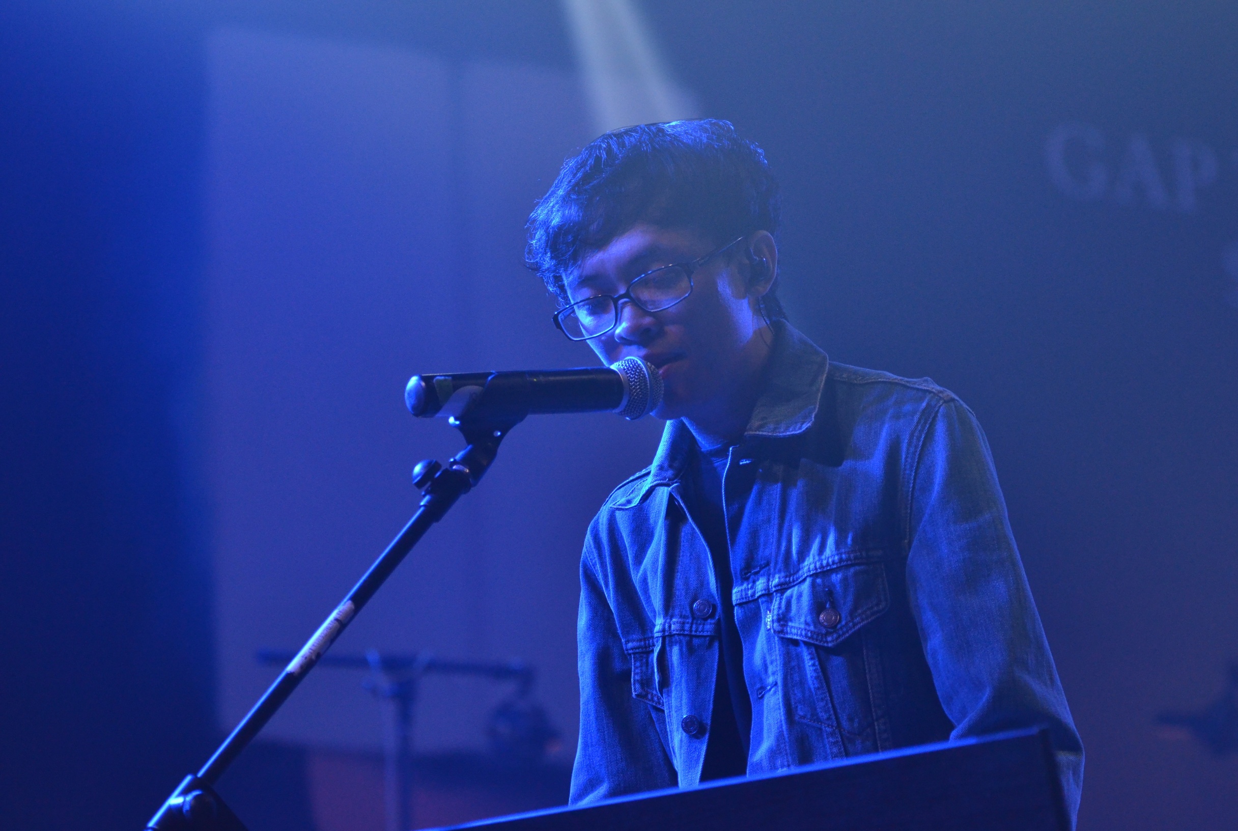 tran anh hung di nghe nhac indie ca hoi hoang anh 2