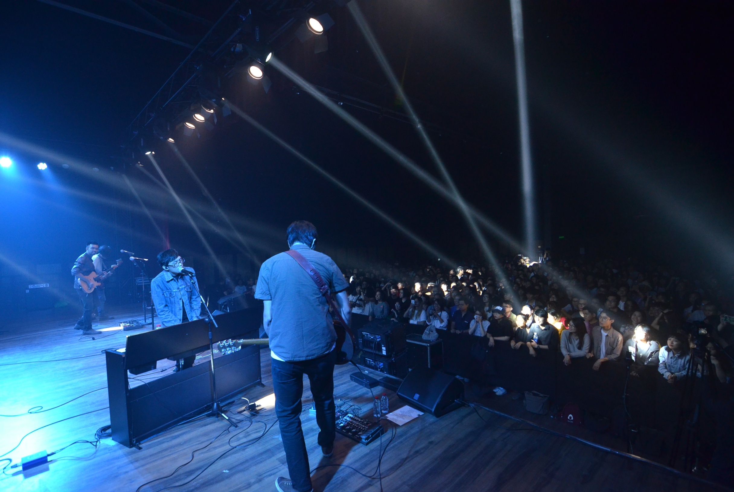 tran anh hung di nghe nhac indie ca hoi hoang anh 5