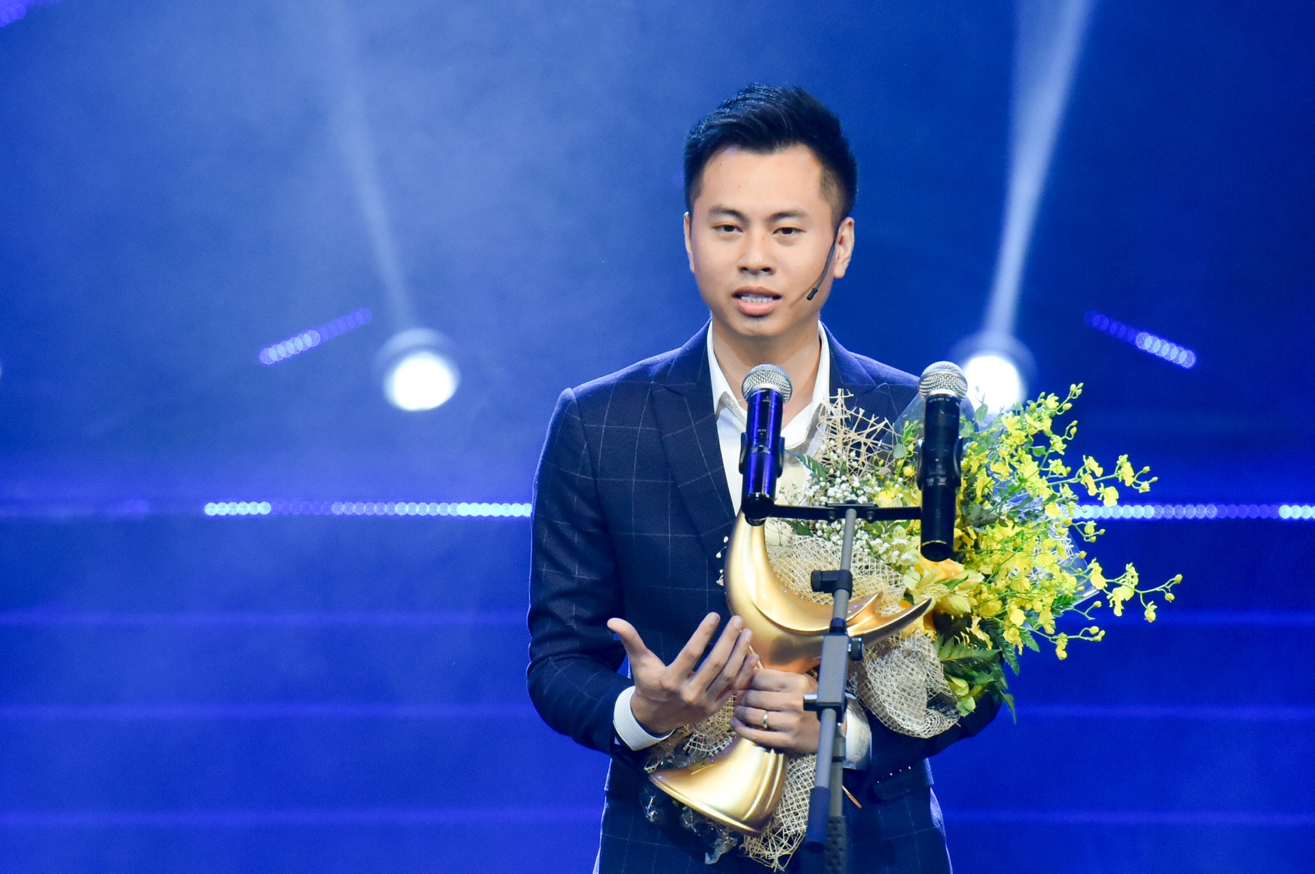 le trao giai cong hien 2018 anh 14