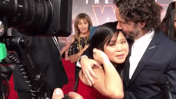 Kelly Marie Tran khoc trong vong tay nha san xuat 'Star Wars' hinh anh