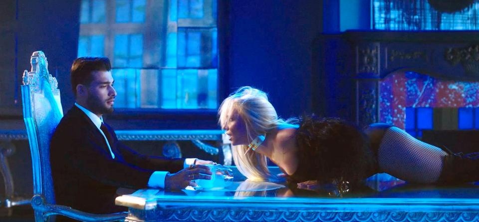 MV 'Slumer Party' - Britney Spears dong cung ban trai Sam Asghari hinh anh