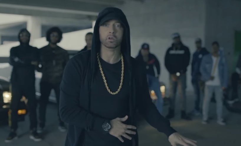 Eminem rap cong kich Donald Trump tai BET 2017 hinh anh