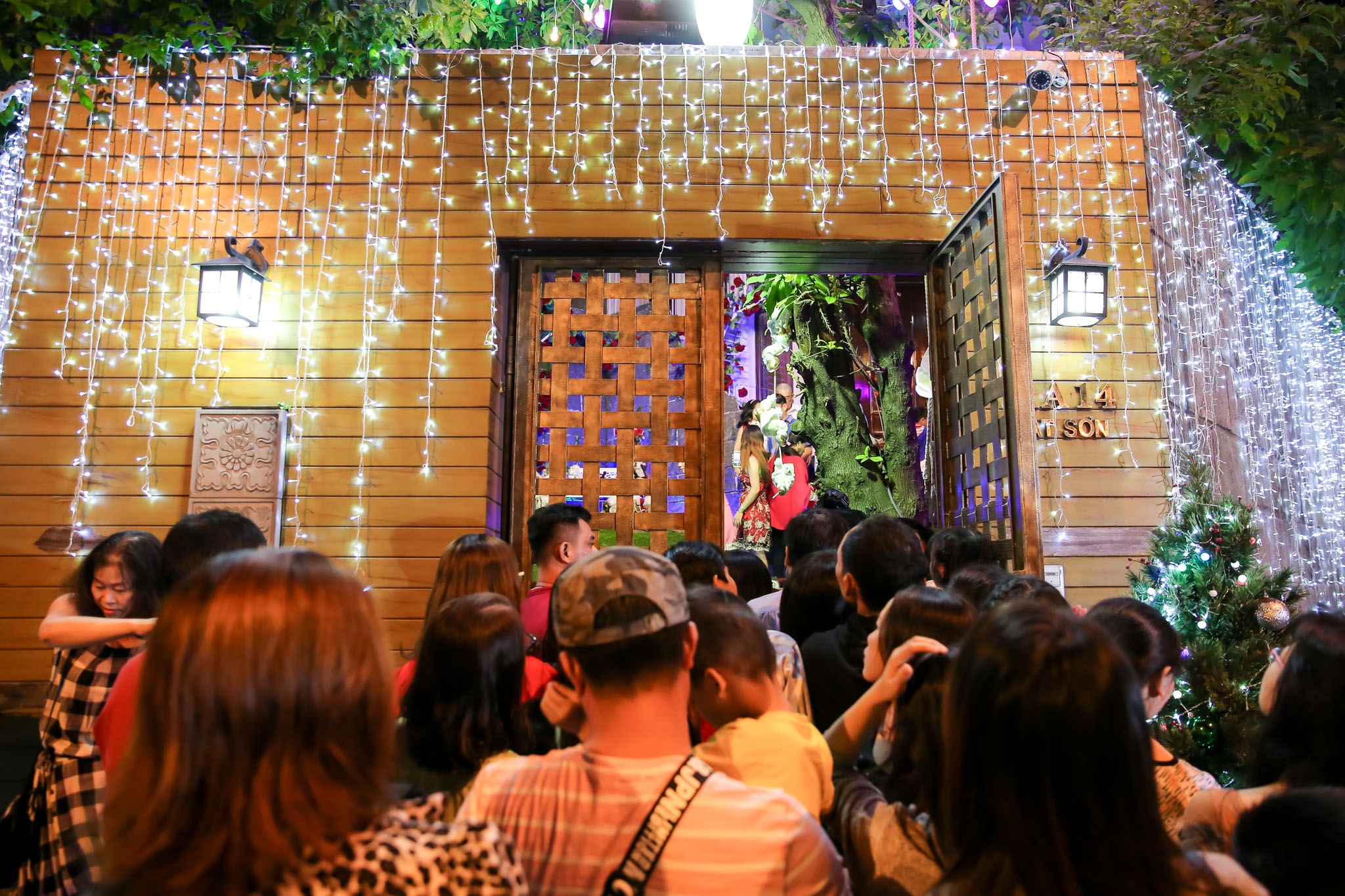 nguoi dan den nha dam vinh hung choi noel anh 1