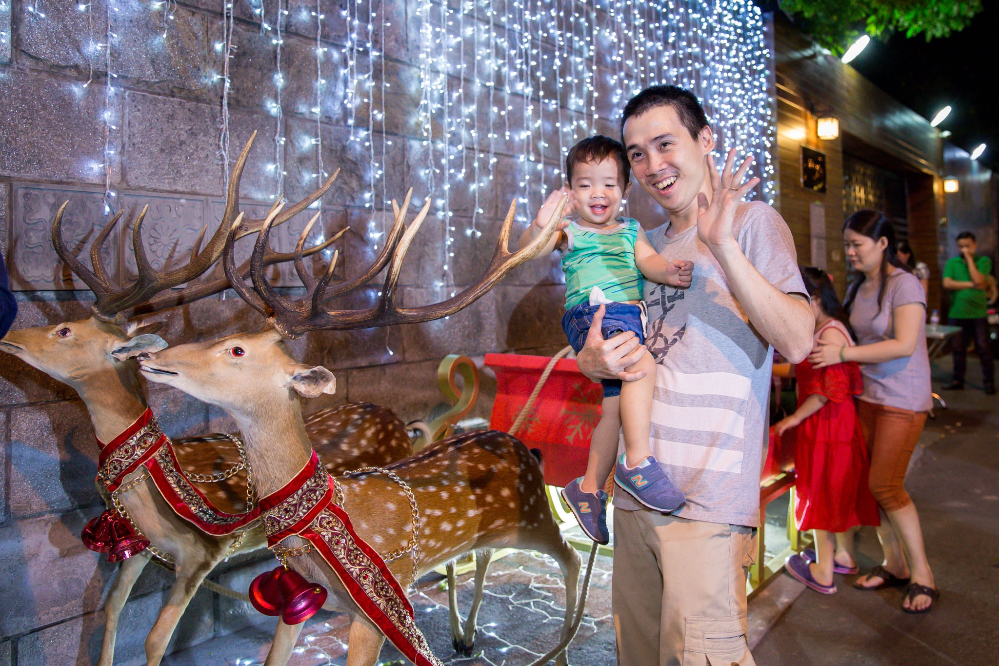 nguoi dan den nha dam vinh hung choi noel anh 7