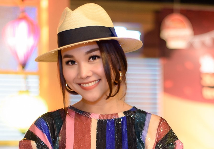 Thanh Hang lan dau chia se anh nam tay nguoi yeu dung ngay dau nam hinh anh