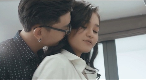 Ung vien sang gia o Hoa hau Hoan vu bi tung clip nong truoc chung ket hinh anh