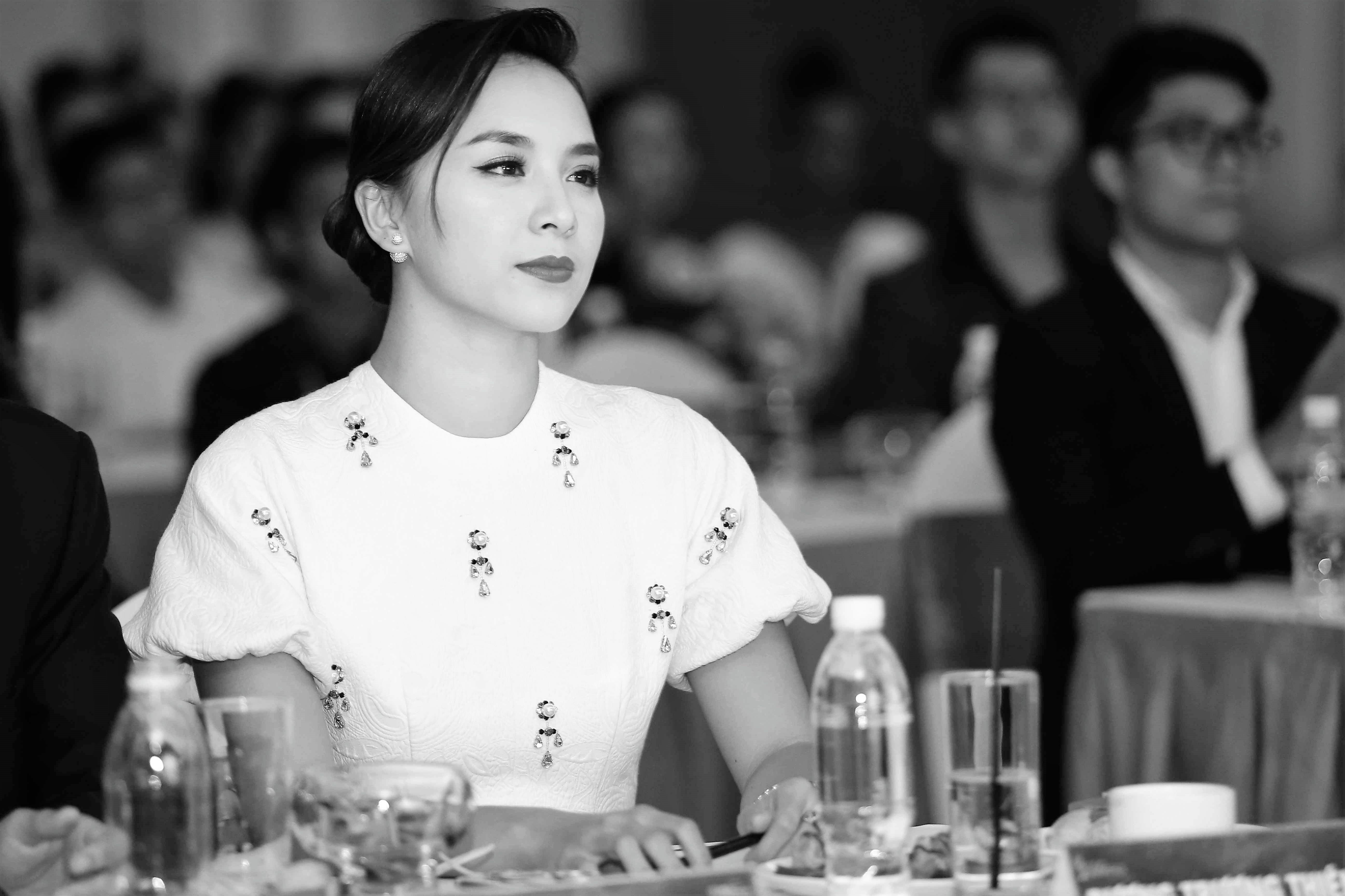 áo dài hoa hậu hoàn vũ việt nam 2017 ảnh 3 ao dai hoa hau hoan vu viet nam 2017 anh 3