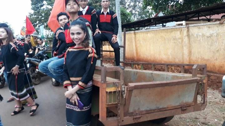 hoa hau hoan vu h hen nie ve que anh 8