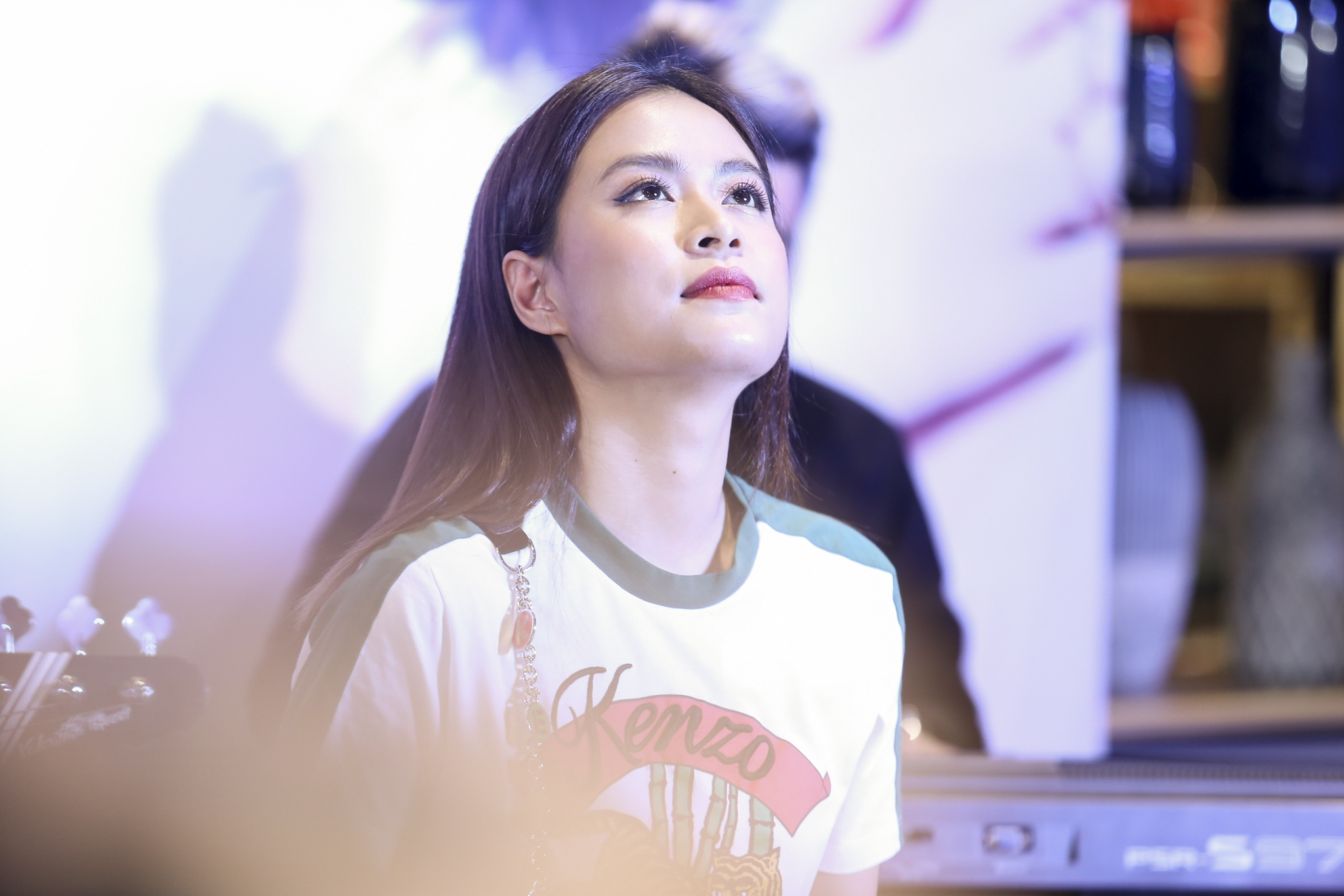 hoang thuy linh ky tang tu truyen anh 10