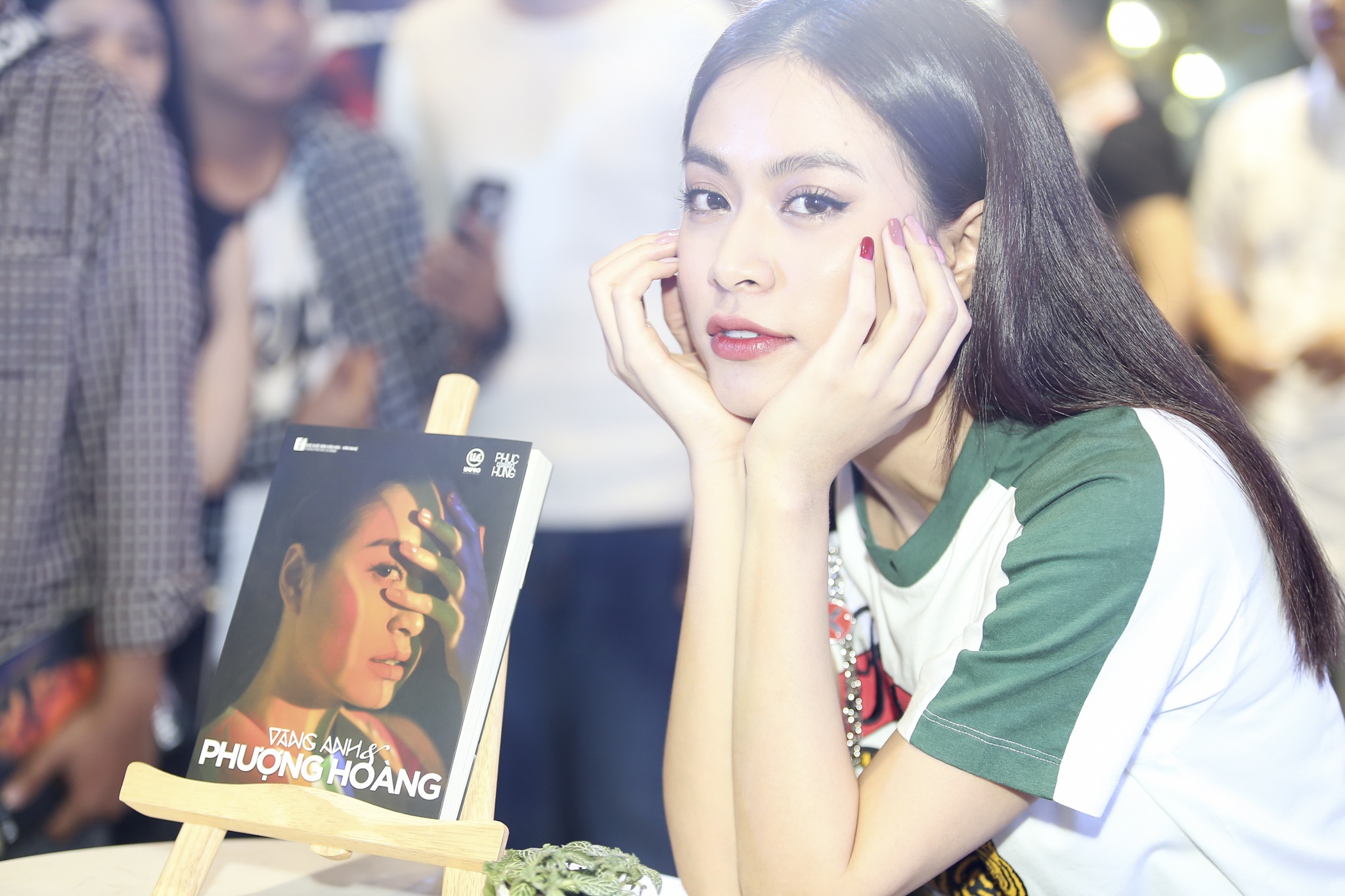 hoang thuy linh ky tang tu truyen anh 13