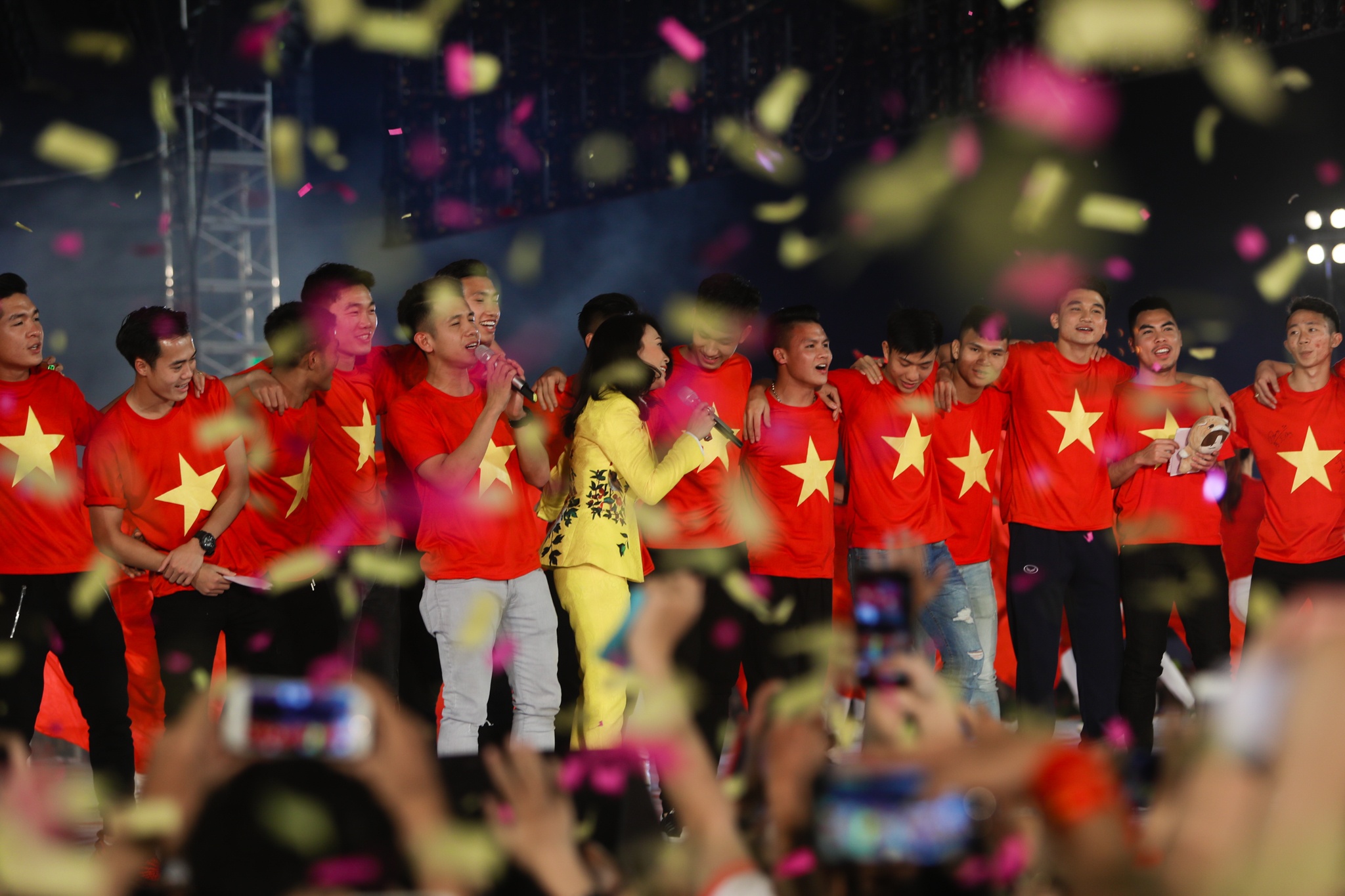 công phượng u23 tặng son cho mỹ tâm ảnh 10 cong phuong u23 tang son cho my tam anh 10