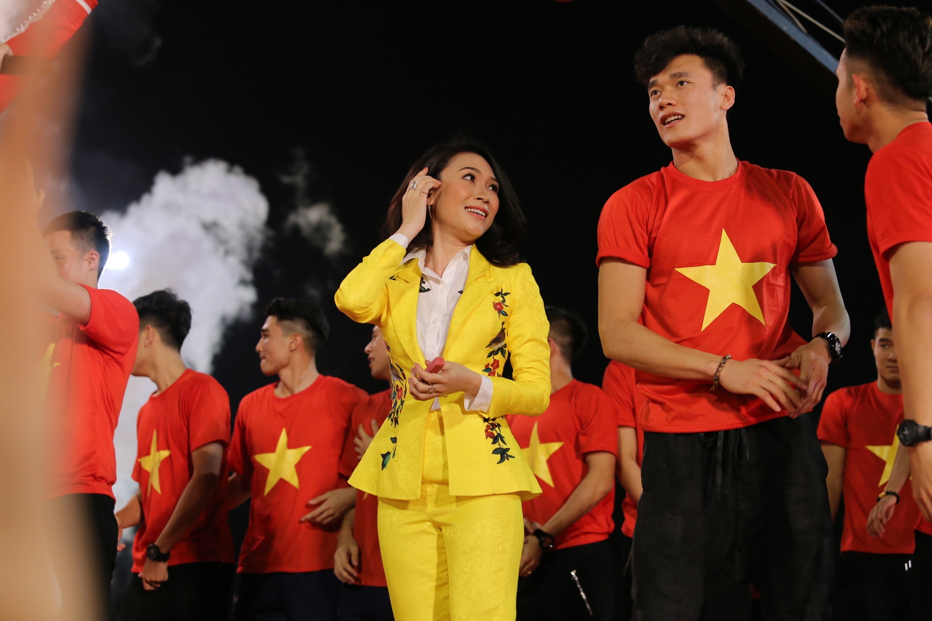 công phượng u23 tặng son cho mỹ tâm ảnh 11 cong phuong u23 tang son cho my tam anh 11