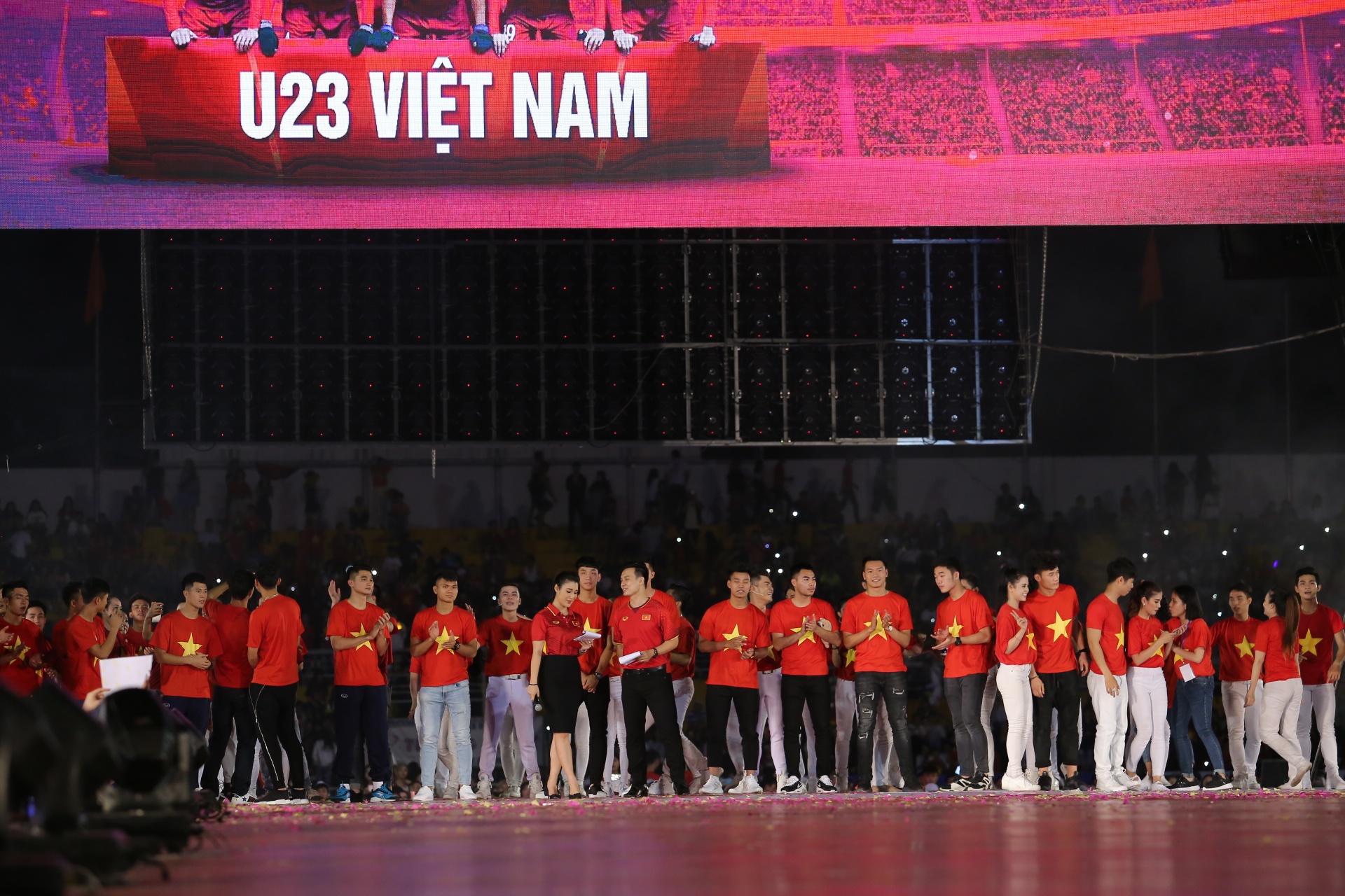 công phượng u23 tặng son cho mỹ tâm ảnh 14 cong phuong u23 tang son cho my tam anh 14