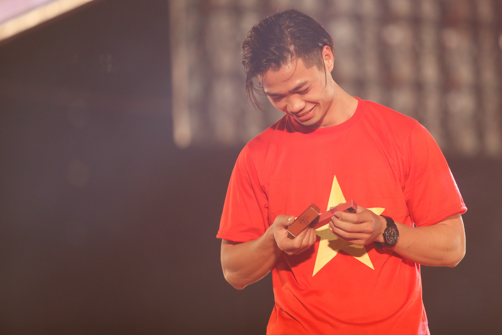 công phượng u23 tặng son cho mỹ tâm ảnh 2 cong phuong u23 tang son cho my tam anh 2