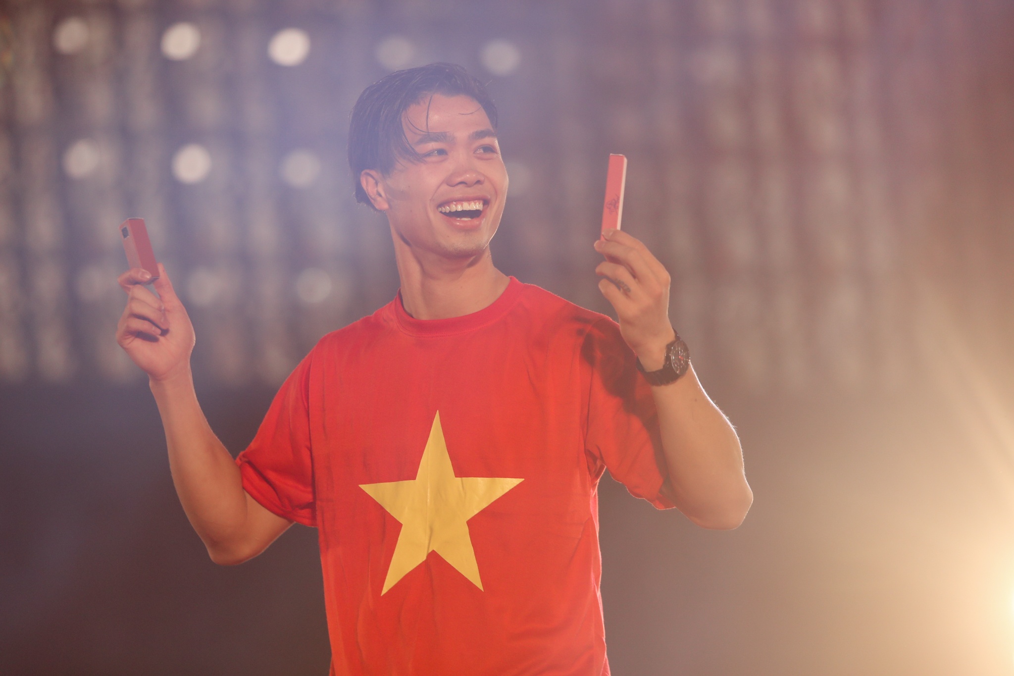 công phượng u23 tặng son cho mỹ tâm ảnh 3 cong phuong u23 tang son cho my tam anh 3