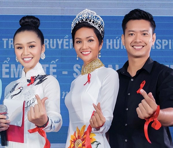 hoa hau hoan vu h hen nie anh 14